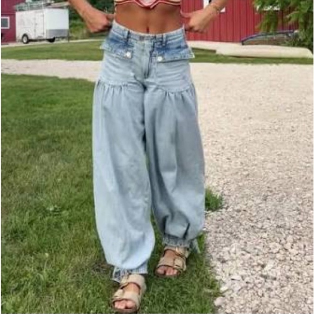 Free People Light Wash Balloon Jeans